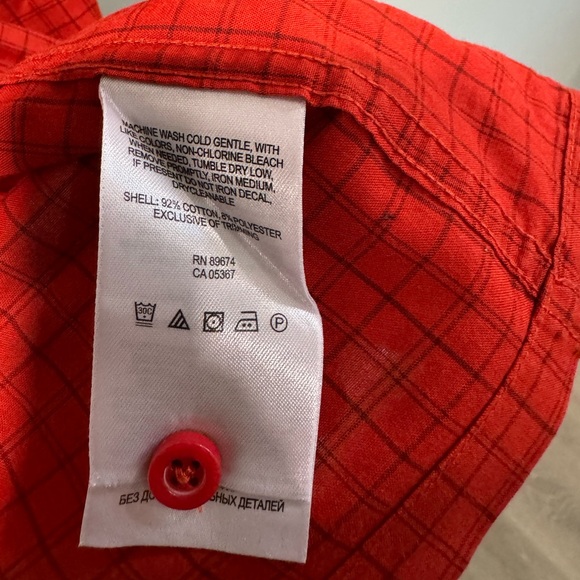 Mountain Hardwear button down short sleeve - Picture 3 of 4